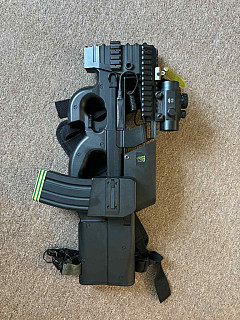 Kompletní airsoft vybavení (P90 + M4 + doplňky