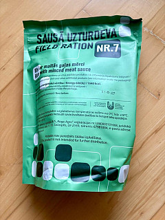 Lotyšská vojenská potravinová dávka MRE 12h Menu 7 Těstoviny s masem