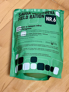 Lotyšská vojenská potravinová dávka MRE 12h Menu 6 Boloňské těstoviny