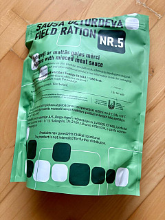 Lotyšská vojenská potravinová dávka MRE 12h Menu 5 Brambory s masem