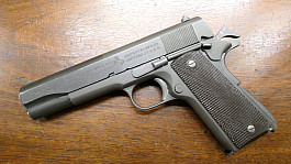 Samonabíjecí pistole COLT 1911A1, válečný kus.
