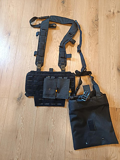 Chest rig +příslušenství