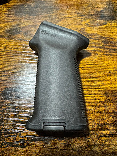 AK47 / AKM / AK74 magpul ručka