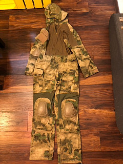 Kompletní uniforma + Maska s čepicí vzoru A-TACS FG