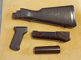 Pažbení AKM/AK74 východní Německo hlavní strana