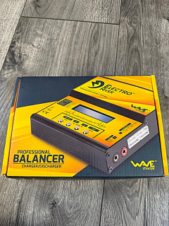 Inteligentní nabíječ WAVE™ pro NiMH, Li-Po, Li-Fe, Li-Ion a NiCd