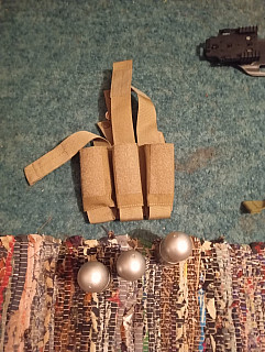 sumka na 3 M203 granáty + imitace HEDP granátů