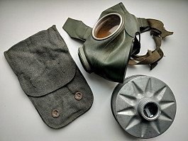 Německá plynová maska v obalu originál 2. sv válka