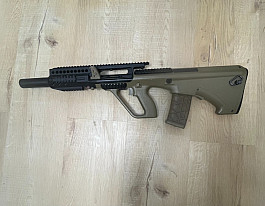 Prodám airsoftovou zbraň AUG A3 R905 – perfektní stav