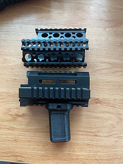 Předpažbí AEG AKS 74U