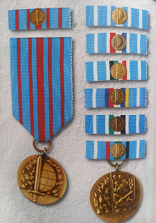 KOUPÍM medaile AČR za službu v zahraničí, stužky, etue, dekrety