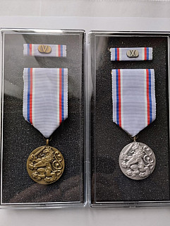 KOUPÍM medaile AČR za službu v AČR, stužky, etue, dekrety