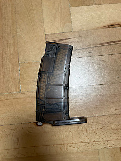 Ruční rychlo-dobíječka