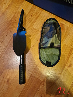 Lopatka s “kompasem co neukazuje sever“