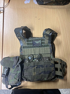 Prodám vestu 4M + 2x sumka