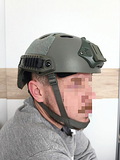 Přilba typu fast