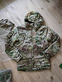 Carinthia, bunda zateplovací speciální, multicam