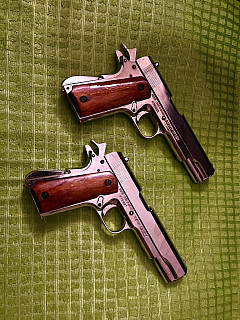 TOP STAV: Celokovová replika Colt 1911 (Denix) + kožené podpažní pouzdro US