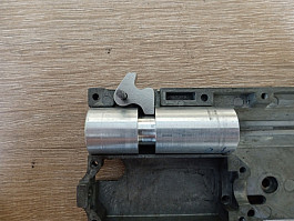 Zarážka trnu M249 a Pkm