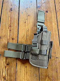 Stehenní univerzální pouzdro na pistoli Emerson Gear coyote brown