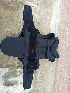 Neprestrelna vesta kirasa