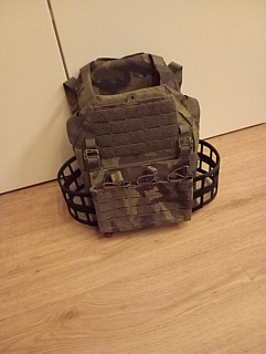 Demon Fenix protector, Stiff side, přední panel