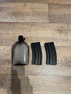 2x kovový zásobník pri m4, m16 na 350 kuliček