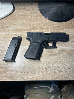 Glock 19 - kovový závěr, plyn, blowback