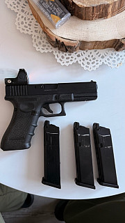 Glock 17 od Ravenu.