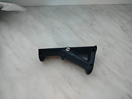 Úhlová přední rukojeť 