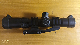 Optika Mustang 1-4x30, Vector Optics.