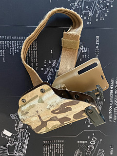 Služební kydexové pouzdro G17+TLR1