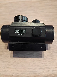 Tubusový kolimátor Bushnell 1x40RD