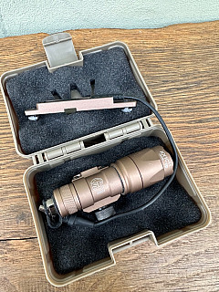 Surefire M300 + spínač a montáž
