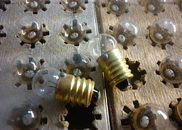 Žárovka 2,5 V 0,2 A s paticí E10