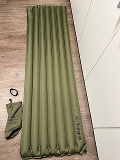 Nafukovací karimatka Air Mat s vestavěnou pumpou Snugpak®
