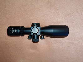 Prodej airsoftové zbraně s výbavou 