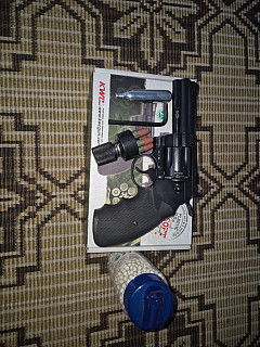 Prodám airsoft model 357 4inch co2