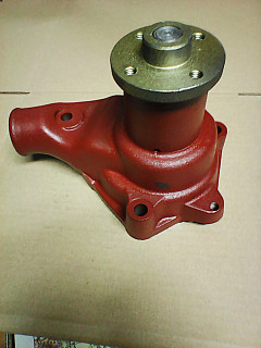 GAZ 69 Vodná pumpa červ. a iné n.d.
