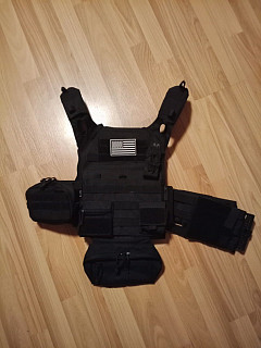 Černý nosič plátů. (Sumky, kapsy, rychlo zapínání)