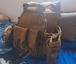 Vesta LBT 6094K s nosičem plátů - Coyote Brown CB, Emerson Gear