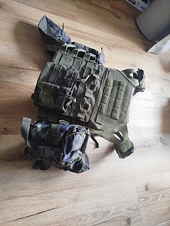 Airsoft Taktická vesta + doplňky 
