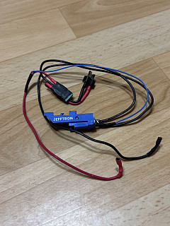 JeffTron MOSFET V3 s kabeláží nad mechabox