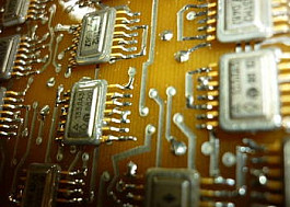 Elektronické desky, procesory 133, 135