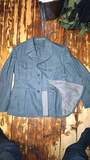 Komplet švýcarská uniforma(vše má stejný "kopřivový" odstín)