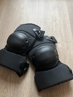 Taktické chrániče loktů ALTA