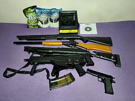 Airsoftový set - 5 zbraní s příslušenstvím