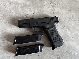 We Glock 17