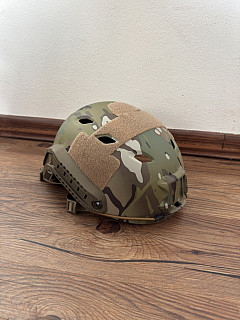 Airsoftová taktická helma FAST Multicam