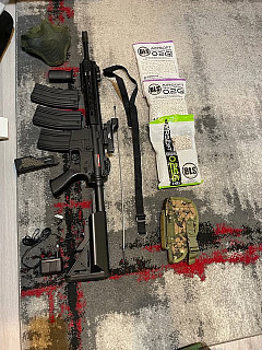 Airsoft M4 + vybavení